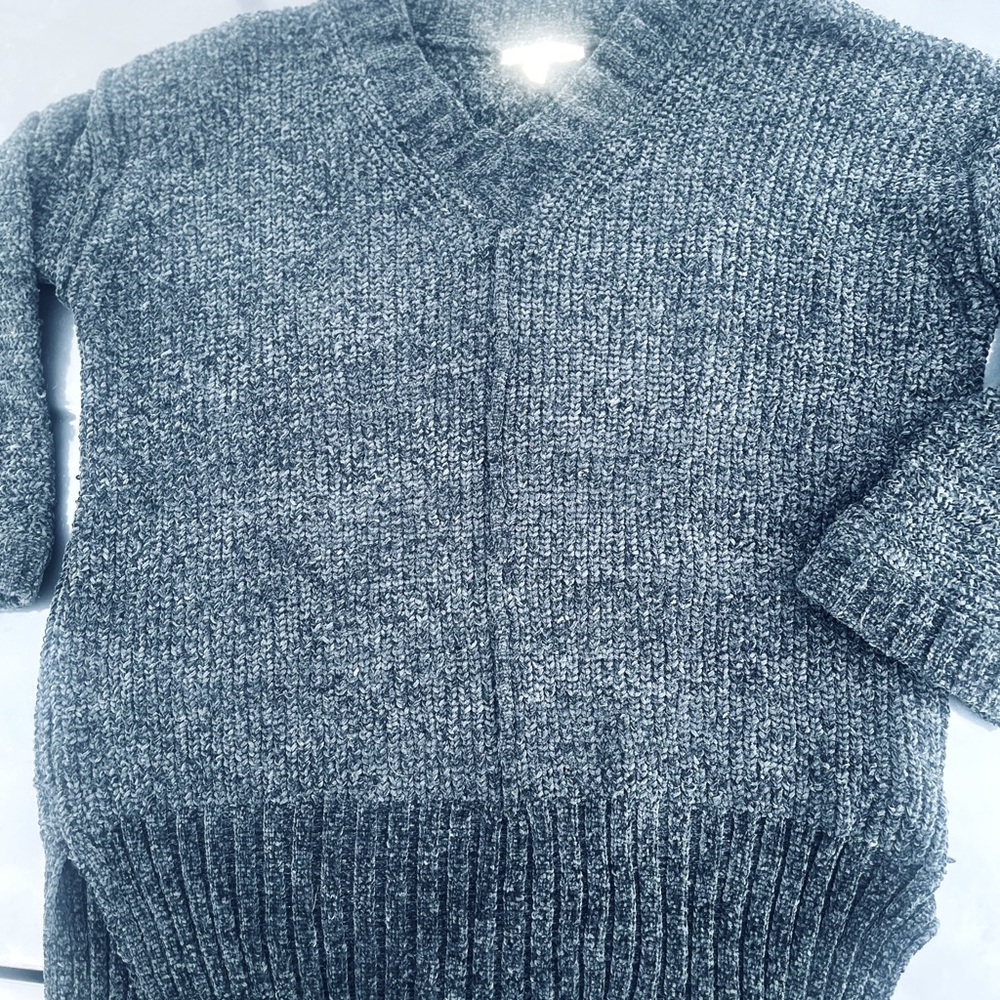 Reborn J women’s quarter length sleeve cashmere sweater.